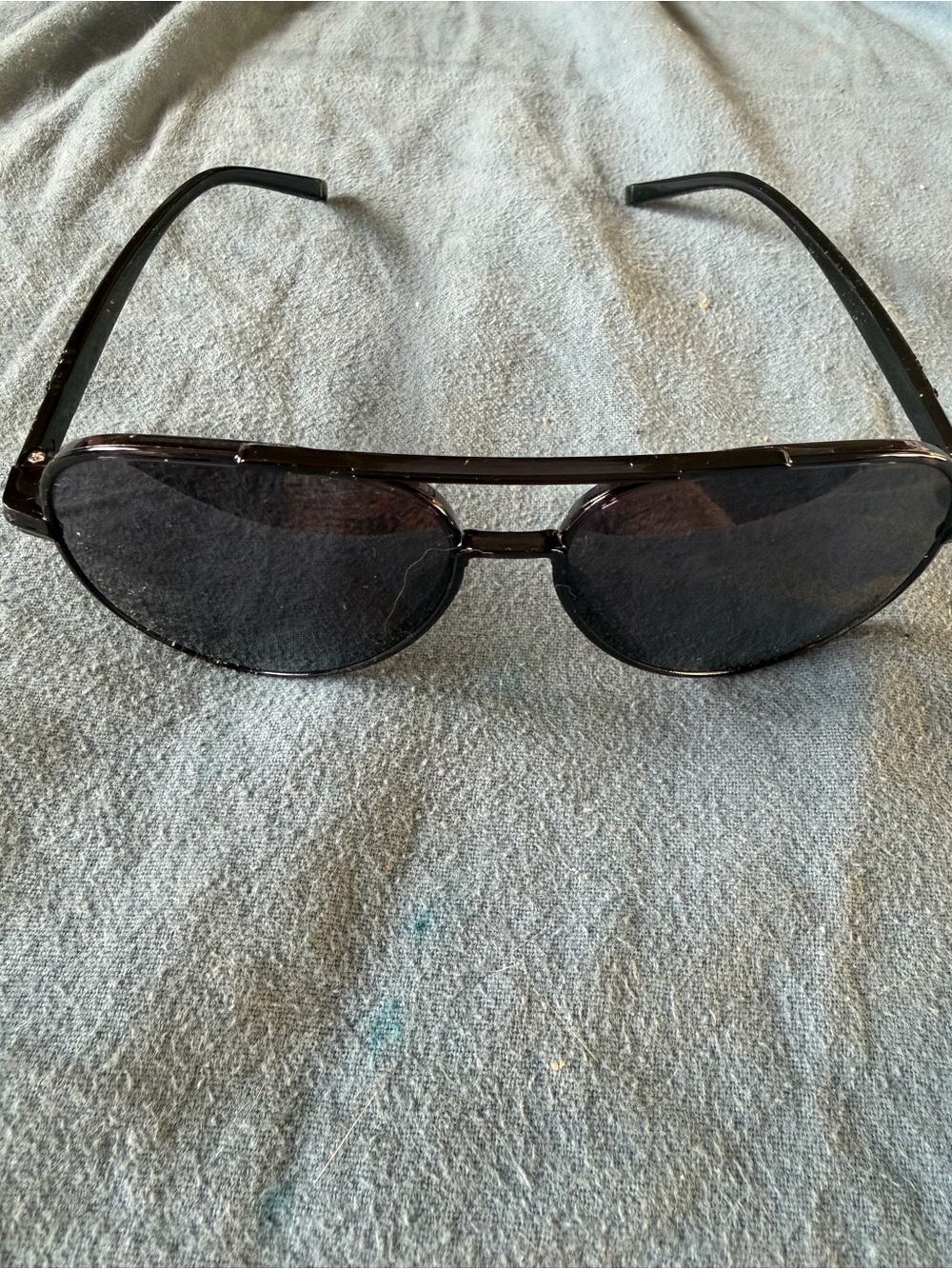 Black Oval Sunglasses - Sleek Metal Frame new